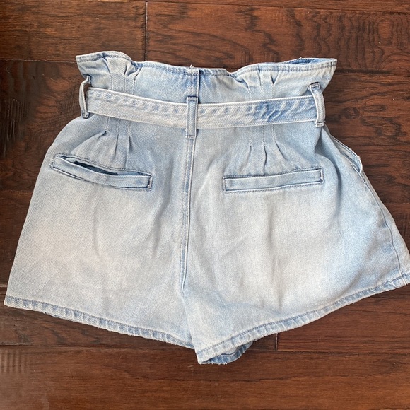 American Eagle Shorts - Picture 2 of 3